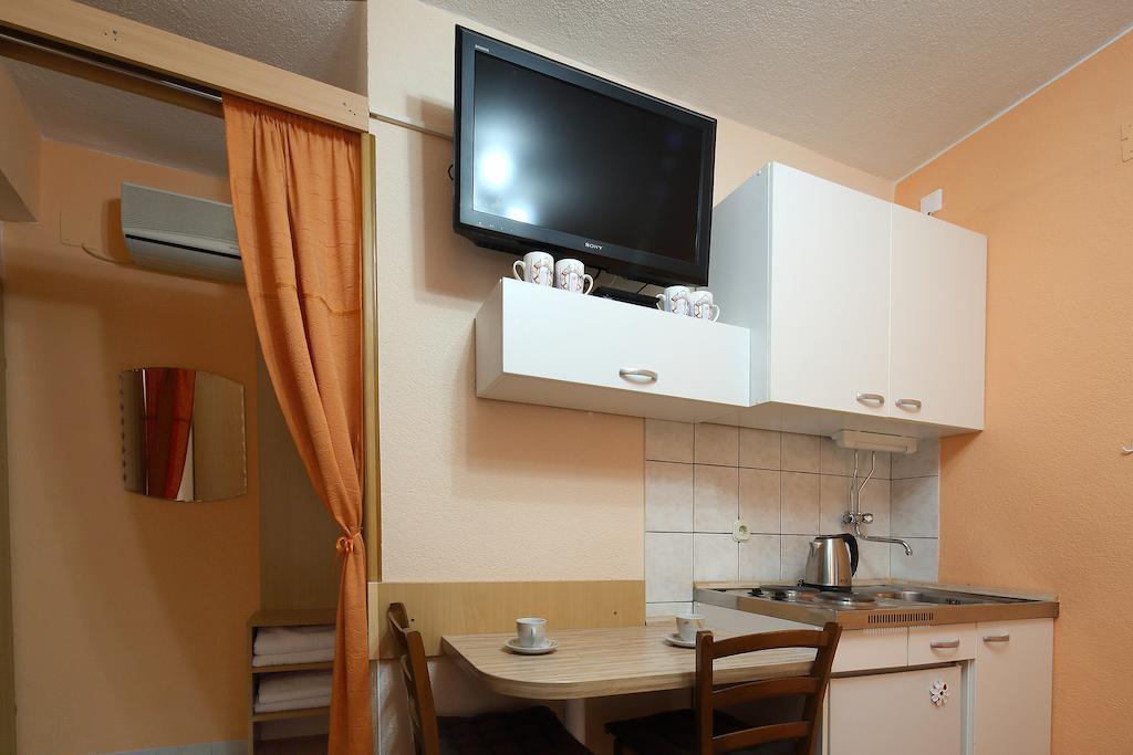 La Familia Apartments Makarska Szoba fotó