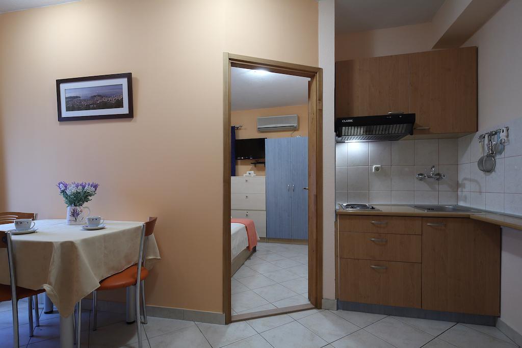 La Familia Apartments Makarska Szoba fotó