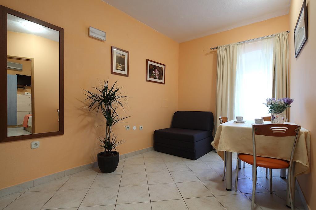 La Familia Apartments Makarska Szoba fotó